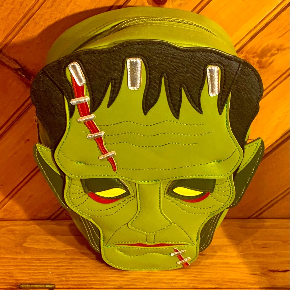 MONSTER BACKPACK - LOVE PAIN AND STITCHES X VIXEN
MONSTER PURSE